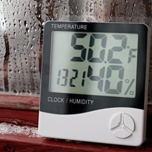 Monitoring Suhu dan Kelembaban Relatif Secara Bersamaan Dengan Data Logger