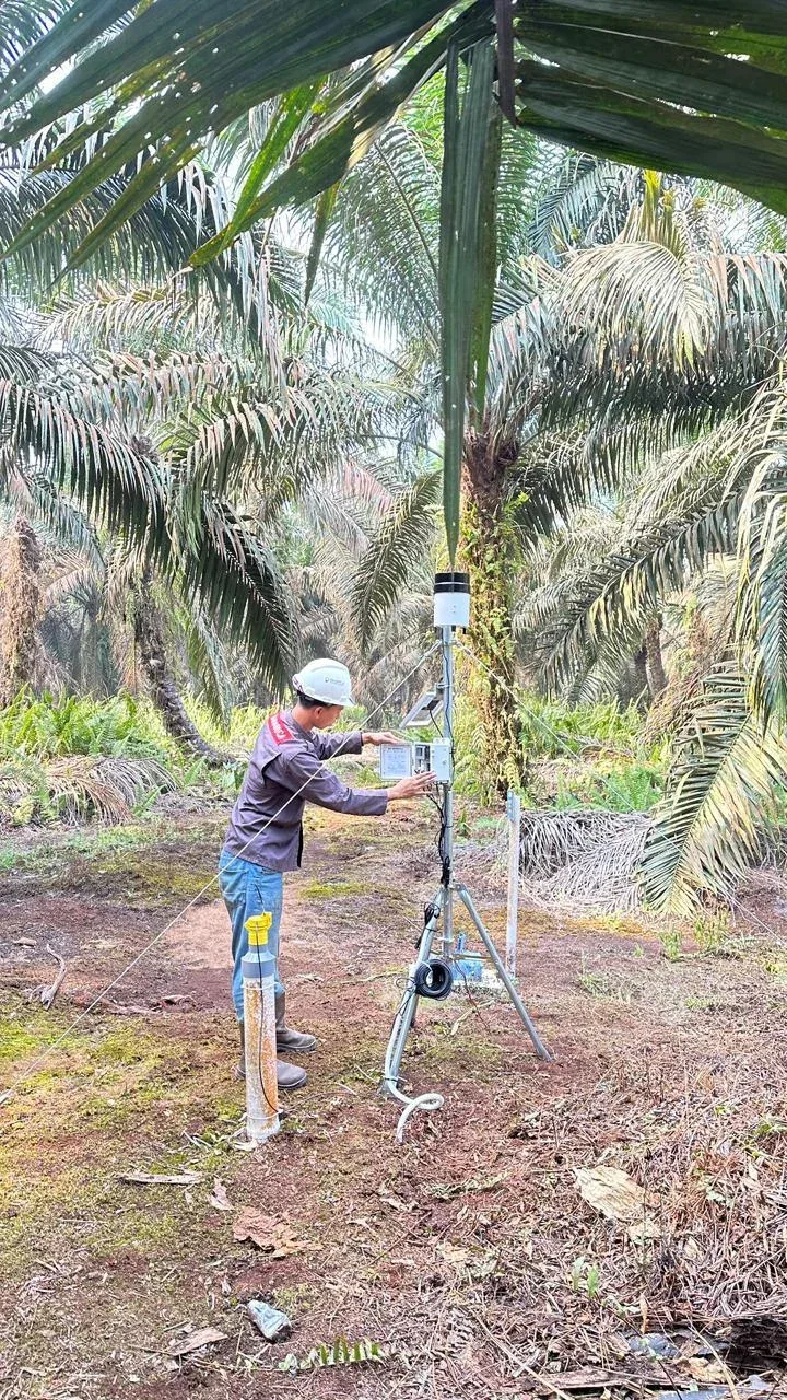 Dokumentasi Instalasi Weather Station Taharica di Blok F13 PT Agro Bukit